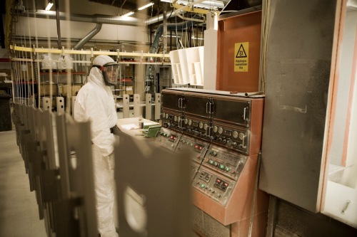 Maalausta Vakiometallin tehtaalla vuonna 2008. Kuva: Vakiometalli
